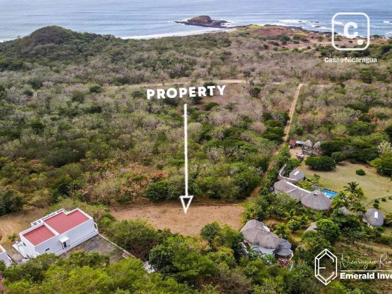 Terreno de 1,527.69 m² con vista al mar cerca de Playa Gavilán, Tola