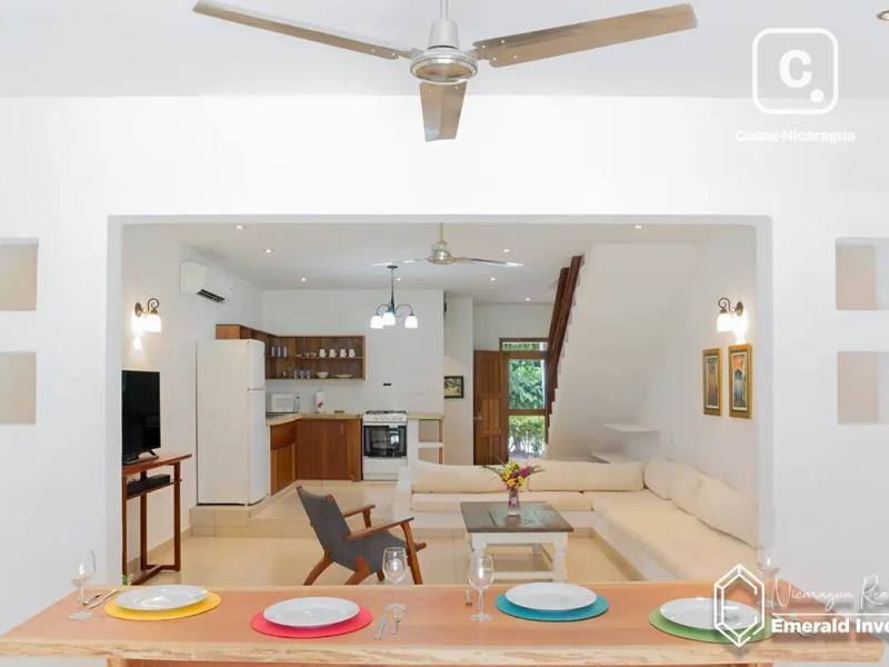 Townhouse de 2 habitaciones en 149 m² con vista al campo de golf en Hacienda Iguana, Tola