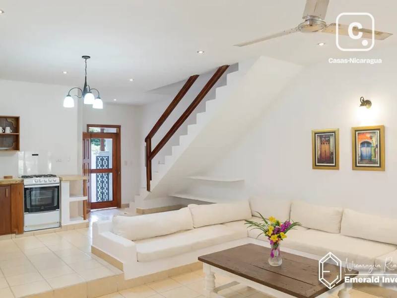 Townhouse de 2 habitaciones en 149 m² con vista al campo de golf en Hacienda Iguana, Tola