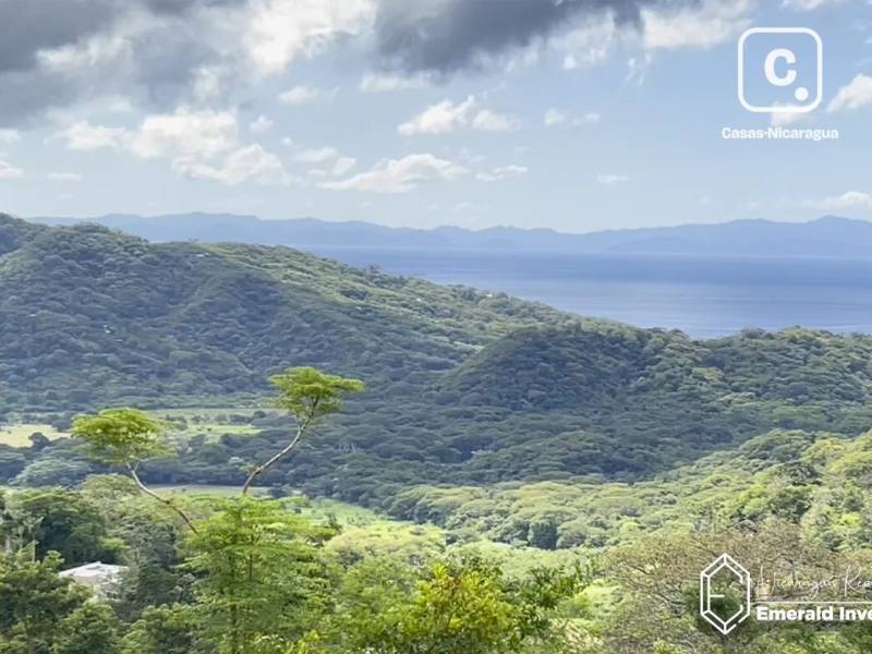 Lote de 4,906.5 m² con vista al mar en Big Sky Ranch, San Juan del Sur