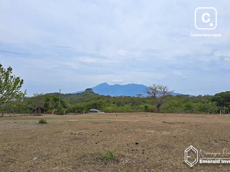 Terreno de 82,265.84 m² (20.5 acres) con vista al volcán Mombacho cerca de Granada