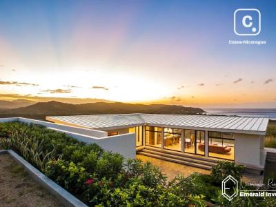 Casa de 3 habitaciones en 1,865 m² con vista al mar en Playa Popoyo, Tola