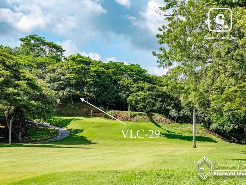 Lote de 1,154 m² con vista al campo de golf en Hacienda Iguana, Tola