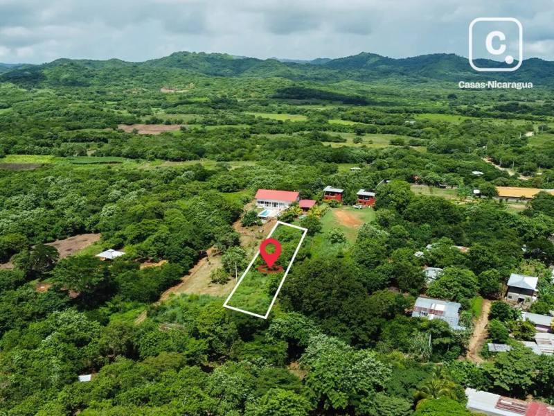 Terreno de 1,061 m² cerca de Playa Popoyo y Playa Guasacate, Tola