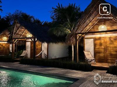 Casa de 6 habitaciones y 7 baños en 1,200 m² cerca de Playa Santana, Tola