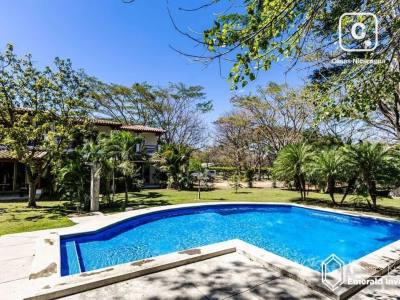 Townhouse de 2 habitaciones de 125 m² en Hacienda Iguana, Tola