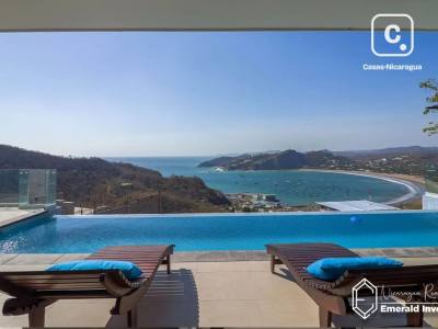 Casa de 3 habitaciones y 3 pisos con vista al mar en Brisas del Pacífico