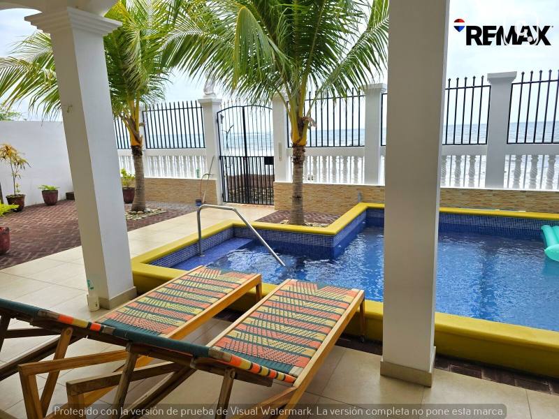 Casa de playa en venta en León – 3 hab, 400 m²