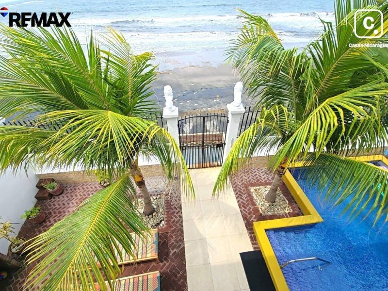 Casa de playa en venta en León – 3 hab, 400 m²