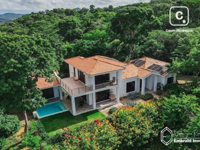 Casa de 3 habitaciones y 355 m² en Rancho Santana, Tola
