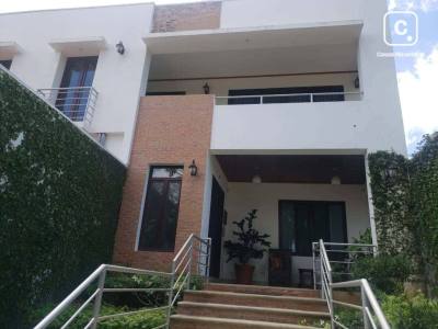 Casa en venta en Carretera Sur, Managua – 3 hab, 450 m²
