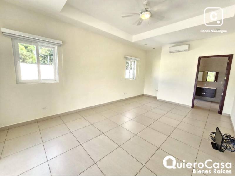 Casa en venta en Santo Domingo, Managua – 4 hab, 560 m²
