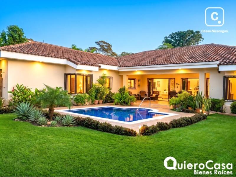 Casa en venta en Santo Domingo, Managua – 4 hab, 360 m², US$ 385,000