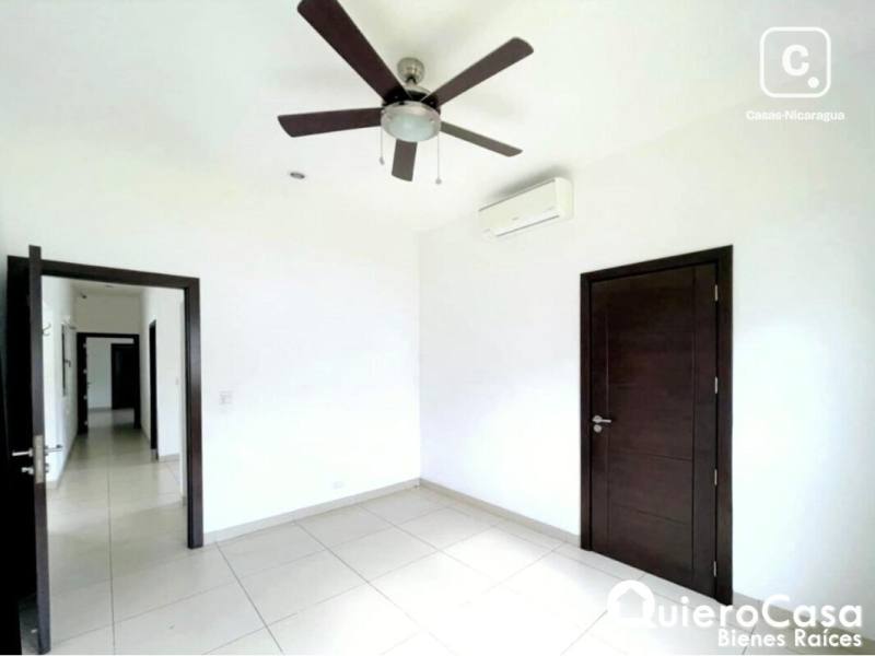 Casa en venta en Santo Domingo, Managua – 3 hab, 260 m²