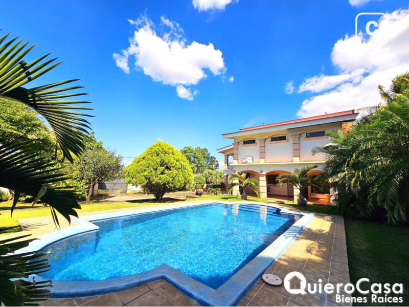 Casa en venta en Carretera Vieja a León, Managua – 4 hab, 400 m²