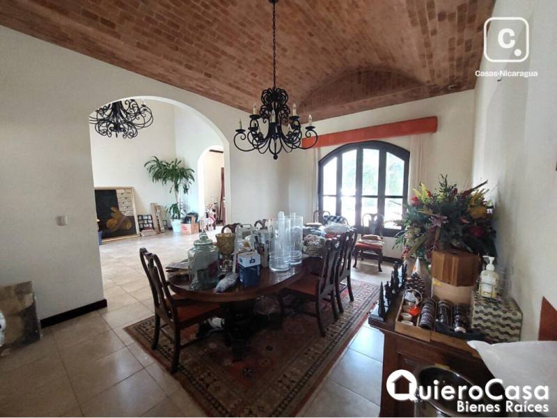 Casa en alquiler en Villa Fontana, Managua – 4 hab, 400 m²