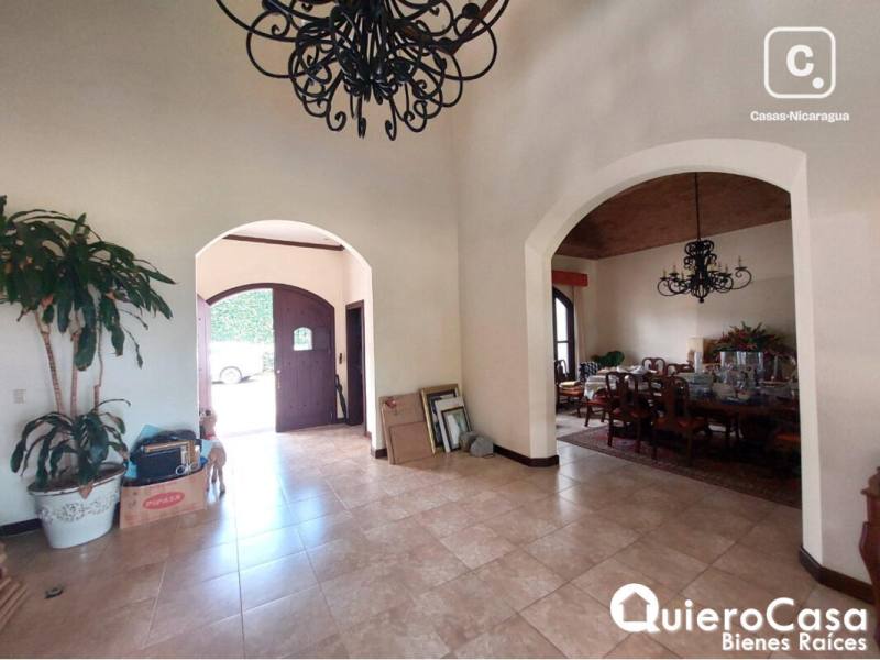 Casa en alquiler en Villa Fontana, Managua – 4 hab, 400 m²