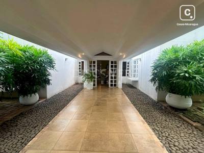 Casa en venta en Reparto San Juan, Managua – 3 hab, 306 m²