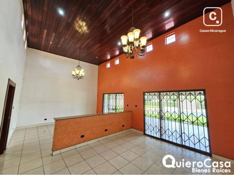 Casa en alquiler en Villa Fontana, Managua – 4 hab, 375 m²