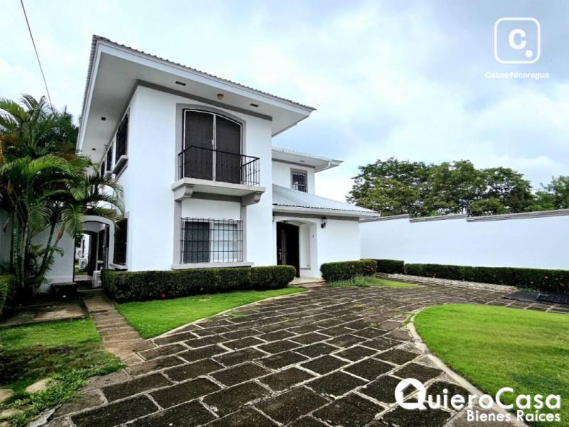 Casa en venta en Santo Domingo, Managua – 4 hab, 375 m², US$ 395,000