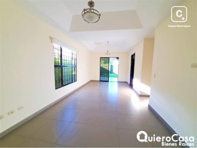 Casa en alquiler en Santo Domingo, Managua – 3 hab, US$ 1,200/mes