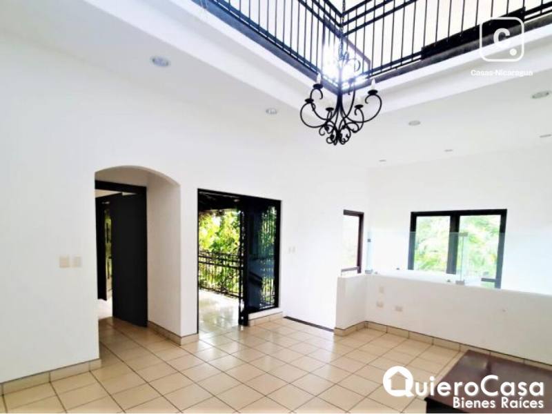 Casa en venta en Villa Fontana, Managua – 4 hab, 487 m²