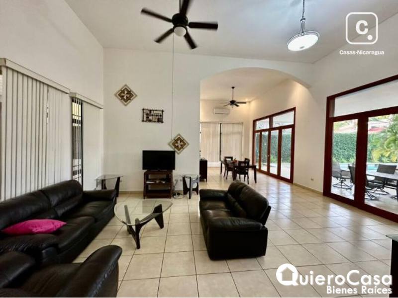 Casa en venta en Santo Domingo, Managua – 4 hab, 360 m², US$ 305,000