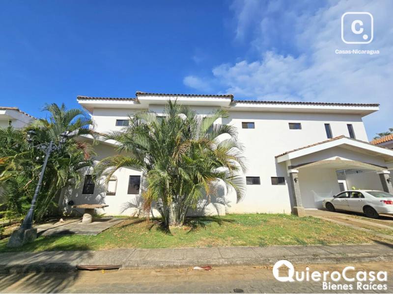Casa en venta en Las Colinas, Managua – 5 hab, 440 m²