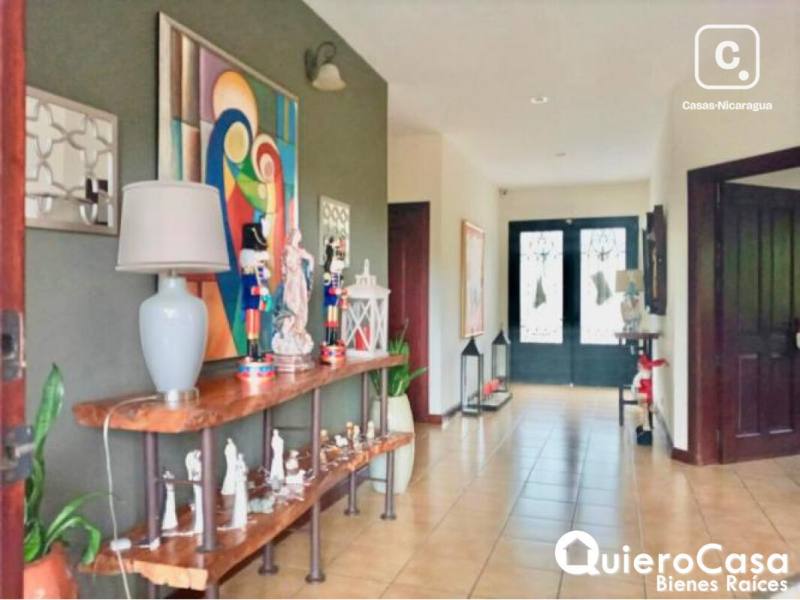 Casa en venta en Villa Fontana, Managua – 4 hab, 375 m²