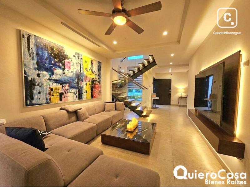 Casa en venta en Villa Fontana Sur, Managua – 4 hab, 285 m²