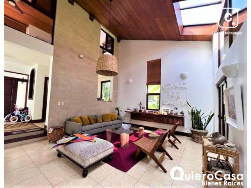 Casa en venta en Santo Domingo, Managua – 4 hab, 374 m²