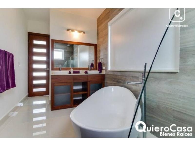 Casa en venta en San Juan del Sur, Rivas – 4 hab, 330 m²
