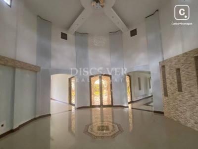 Casa en venta en Villa Fontana, Managua – 7 hab, 1,100 m²