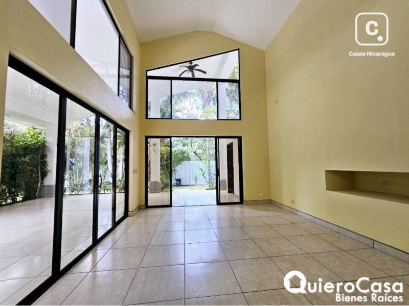 Casa en alquiler en Villa Fontana, Managua – 4 hab