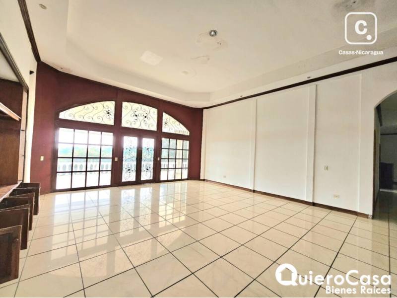 Casa en alquiler en Villa Fontana, Managua – 8 hab