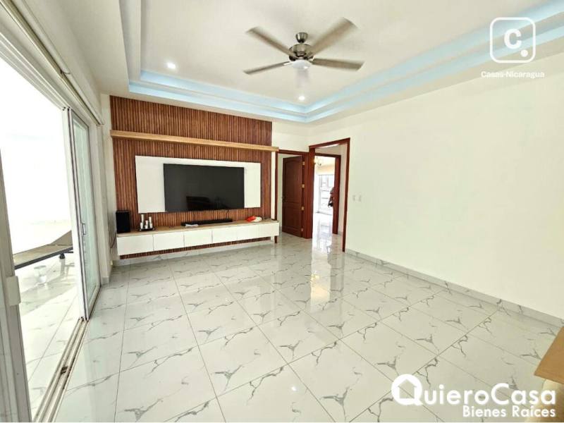 Casa en alquiler en Las Colinas, Managua – 4 hab, US$ 2,300/mes