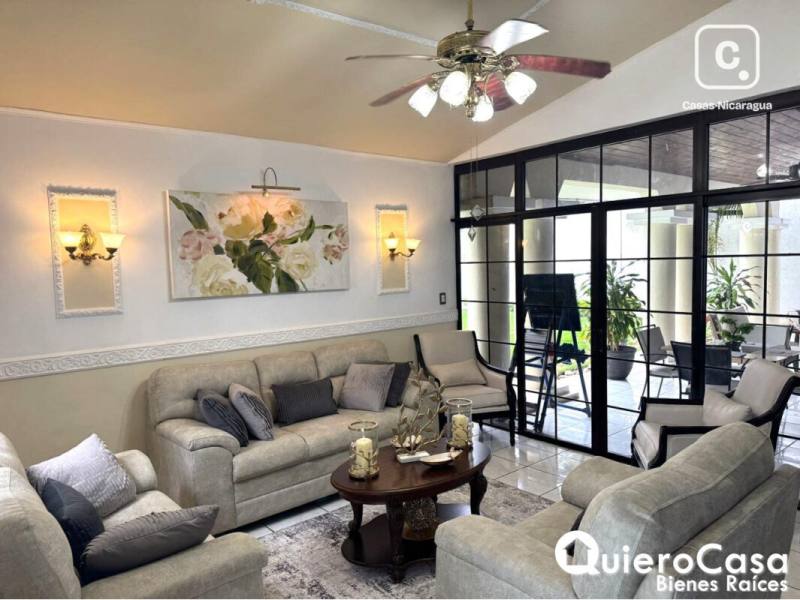 Casa en alquiler en Las Colinas, Managua – 3 hab, US$ 1,700/mes
