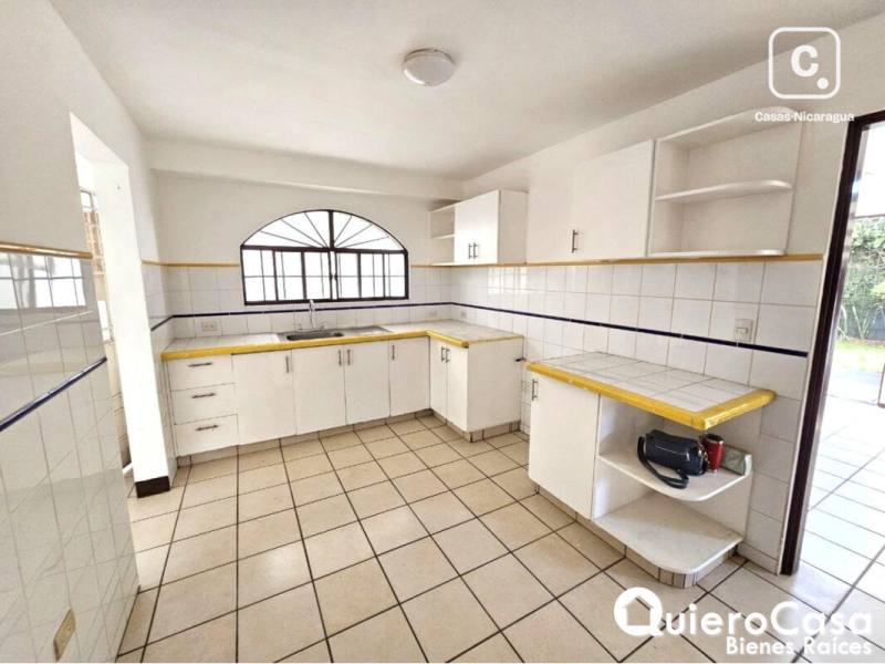 Casa en venta en Santo Domingo, Managua – 4 hab, 216 m²