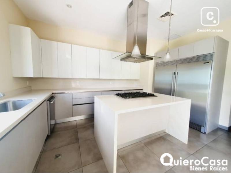 Casa en venta en Santo Domingo, Managua – 4 hab, US$ 525,000