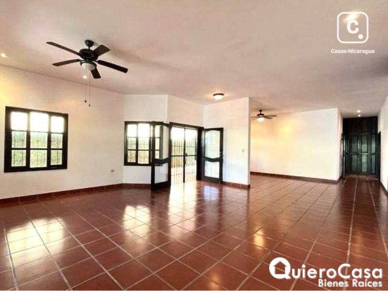 Casa en venta en Las Colinas, Managua – 3 hab, 345 m²
