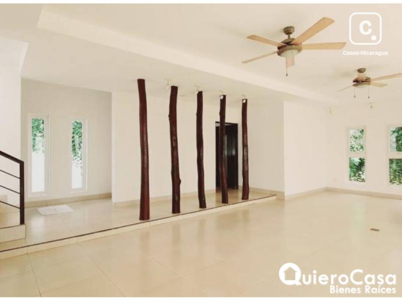 Casa en venta en Santo Domingo, Managua – 3 hab, 217 m², US$ 240,000