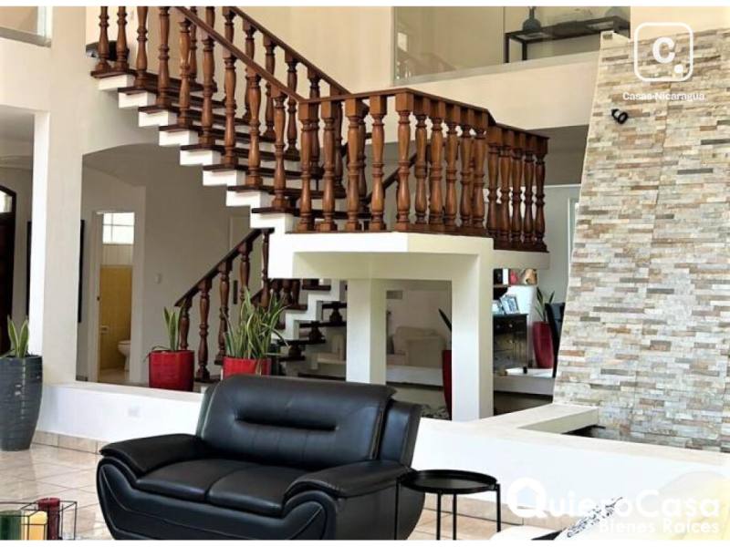 Casa en venta en Santo Domingo, Managua – 5 hab, 700 m², US$ 650,000