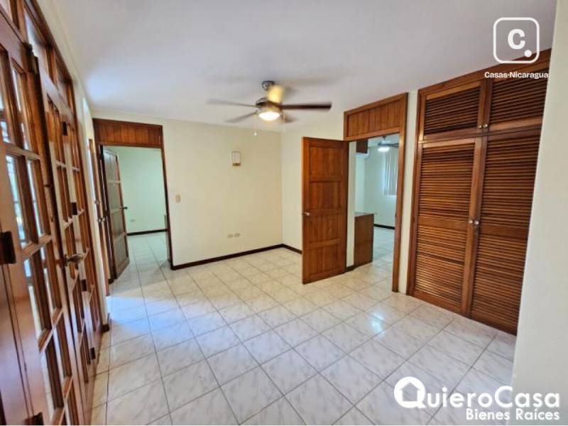 Casa en alquiler en Las Cumbres, Managua – 4 hab, US$ 2,000/mes