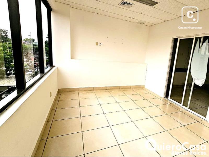 Oficina en alquiler en Villa Fontana, Managua – 120 m²
