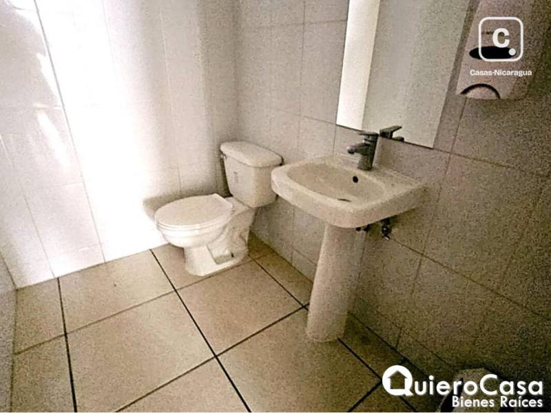 Oficina en alquiler en Villa Fontana, Managua – 120 m²