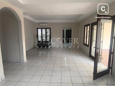 Casa en alquiler en Villa Fontana, Managua – 3 hab, 220 m²