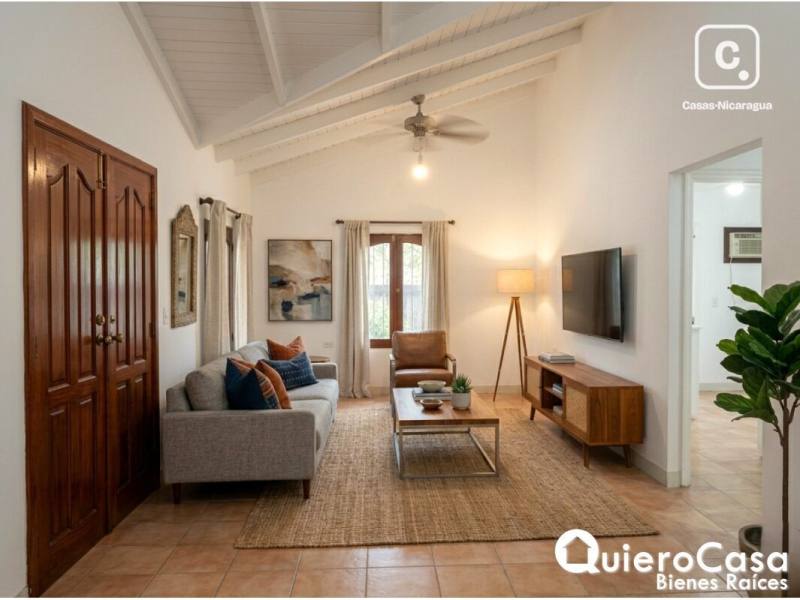 Casa en alquiler en Villa Fontana, Managua – 3 hab, US$ 850/mes