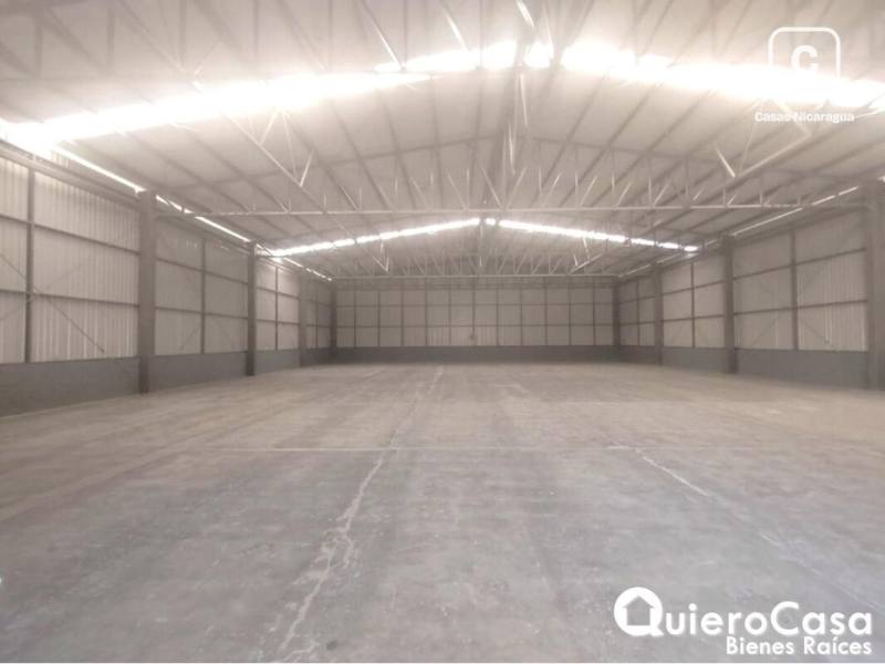 Bodega en alquiler en Carretera Nueva León, Managua – 660 m²