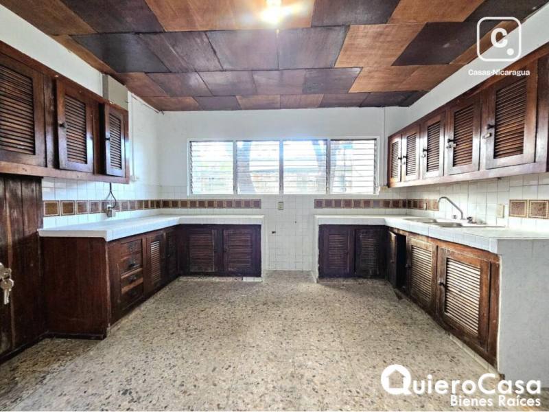 Casa en venta en Planes de Altamira, Managua – 8 hab, 574 m²