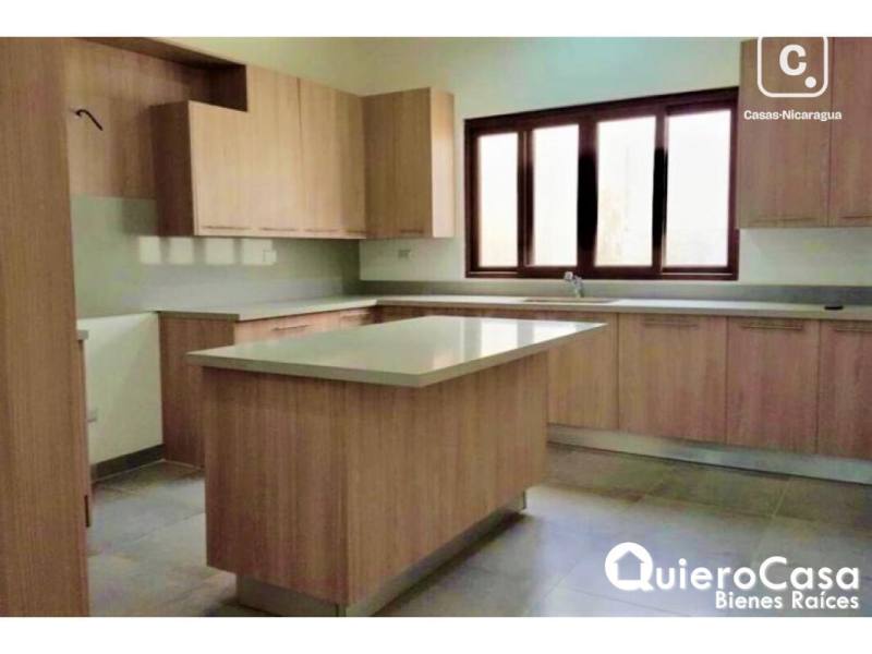 Casa en venta en Santo Domingo, Managua – 3 hab, US$ 450,000